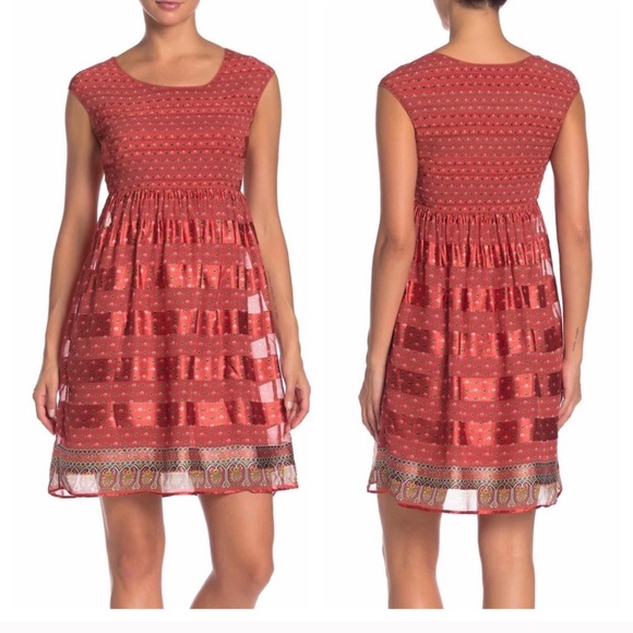 Max Studio Dresses & Skirts - Max studio smocked cap sleeve boho print dress